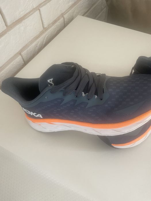 Продам красовки 40размер