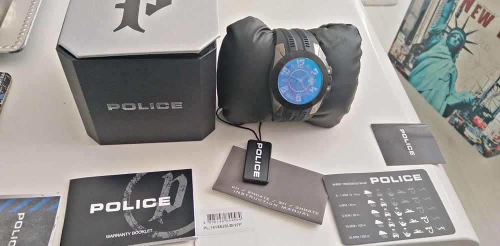 Vand ceas sport Police original nou nouț la cutie personalizata.