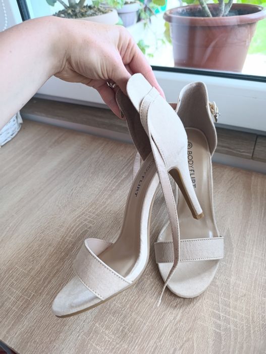 Sandale Bodyflirt crem 36