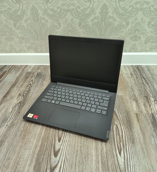 Новые мощные ноутбуки Lenovo/AMD Athlon Gold/SSD/Full HD/Silver colour