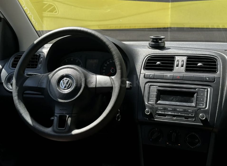 VW Поло автомат