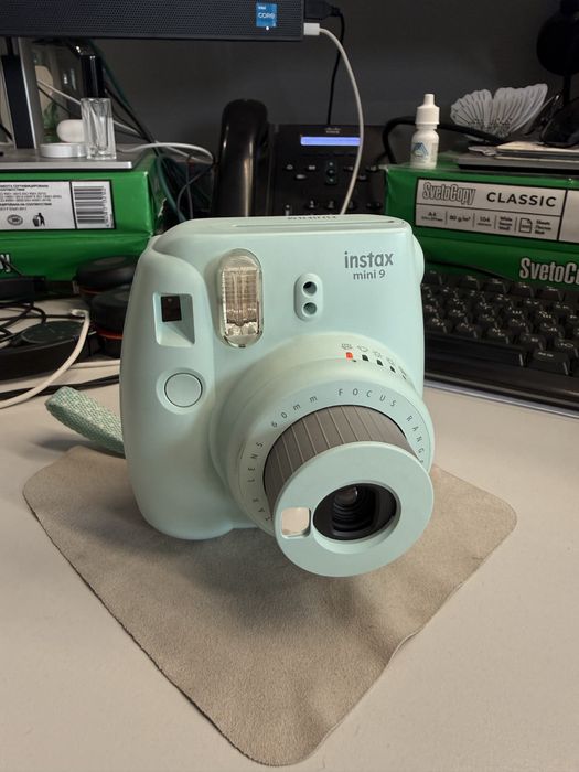 Фотик Instax Mini 9