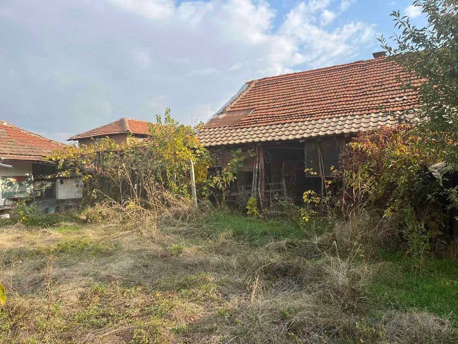 Продава се: Къща РЗП 140 кв.м, двор 675 кв.м, с.Старо Железаре