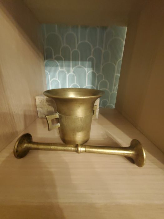Mojar cu Pistil (2 modele vechi din bronz), rasnita veche alama