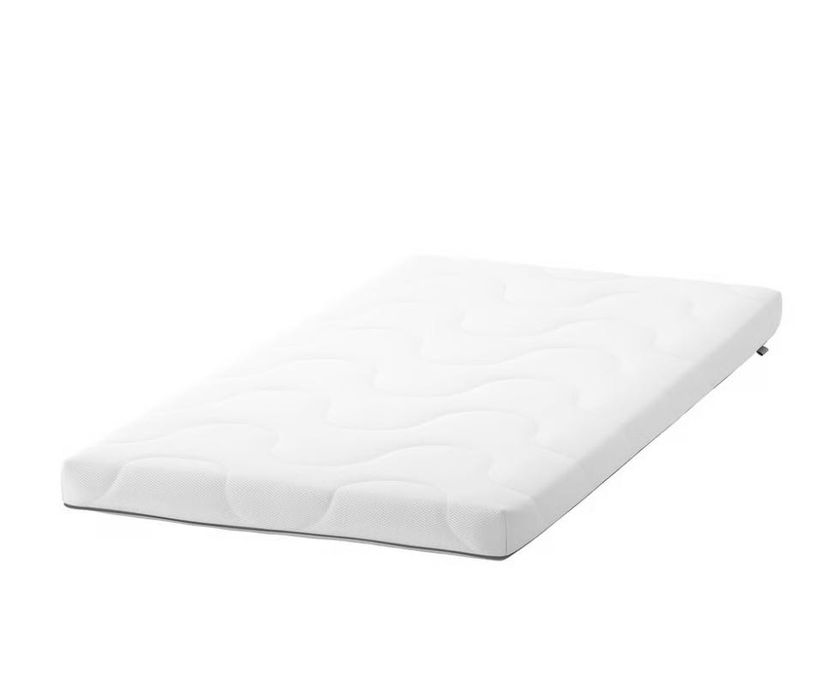 Patut Ikeea cu saltea