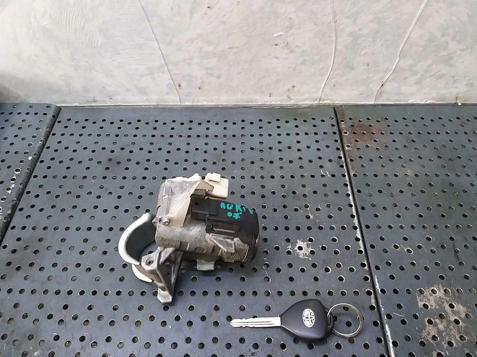 Contact auto cu cheie toyota auris e15 n0502638 450200204