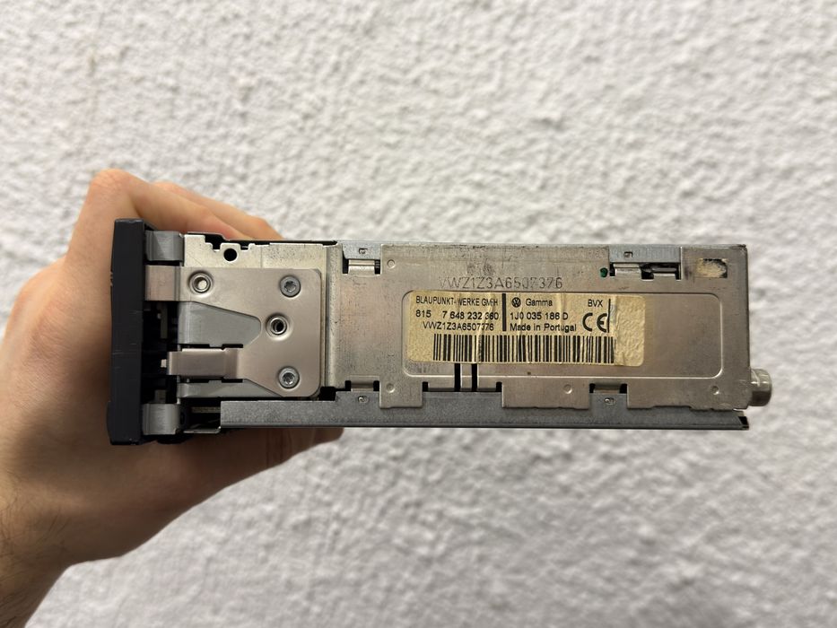 Радиa за автомобили - VW Dolby GAMMA 1J0035186D / Opel 90566821 CDR500 2F4 GM Delco