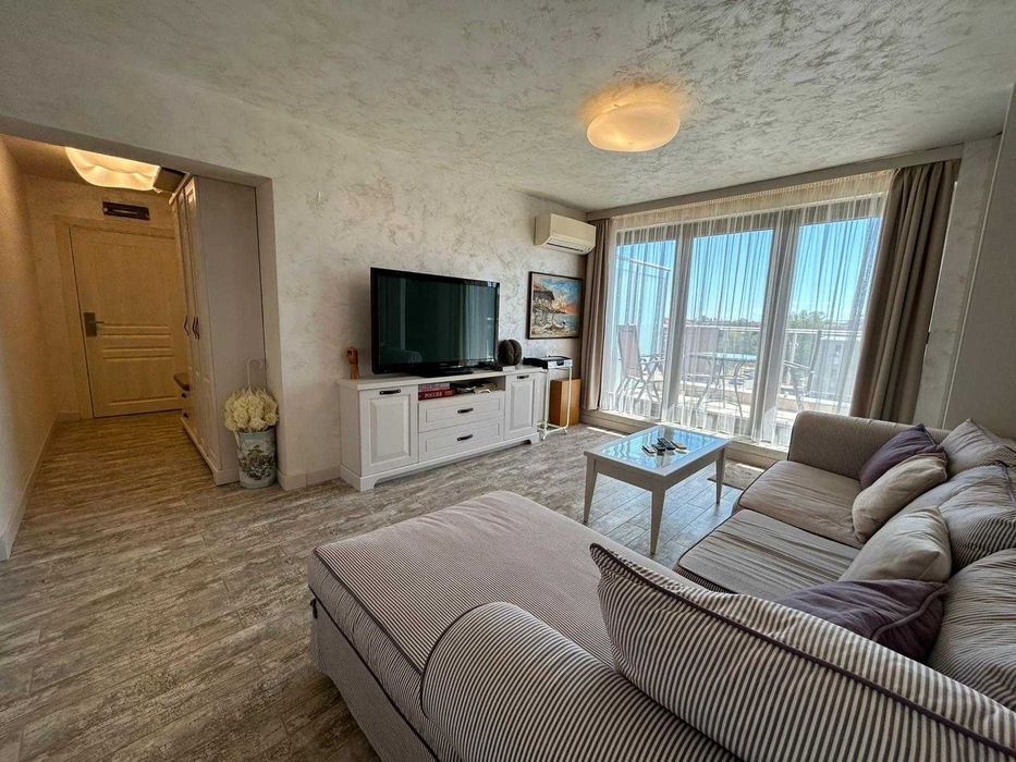 Продава се Двустаен апартамент в к.к. Слънчев бряг - 114 кв.м за 815 €/кв.м - Снимка #2