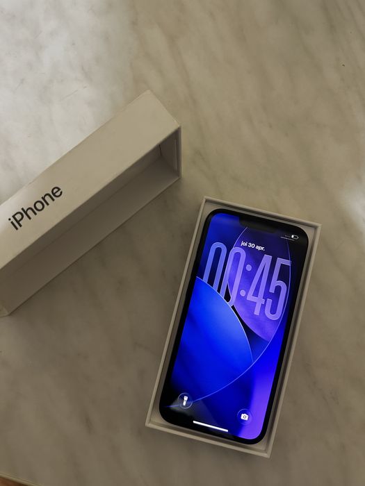 Apple iPhone 16e 256GB