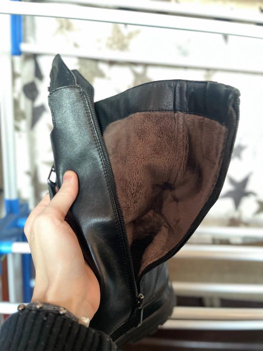 Продам женские сапоги