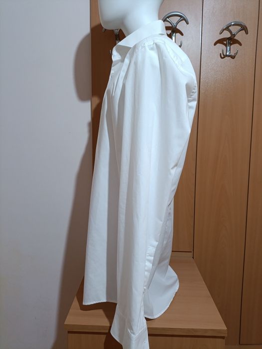 Hugo boss  бяла риза М размер