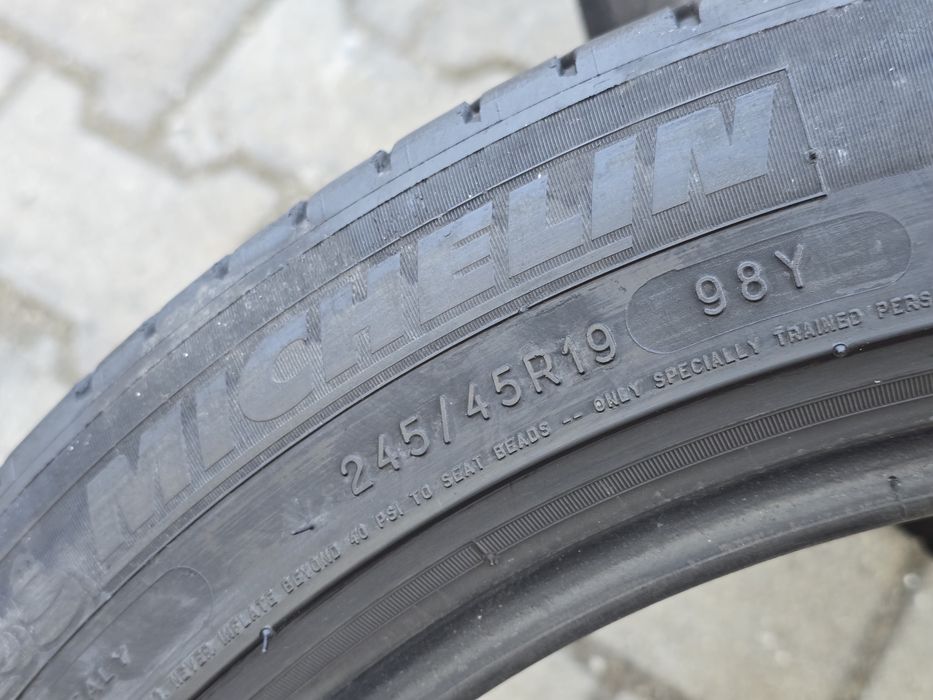245 45 19 Michelin