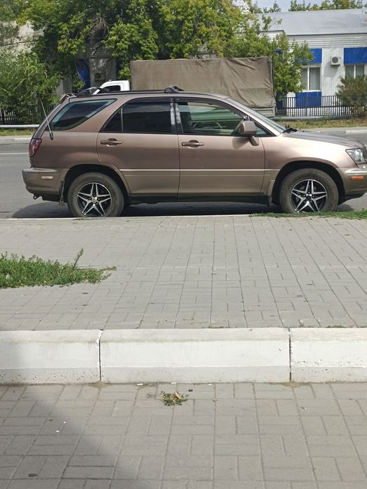 Продам Лексус рх300