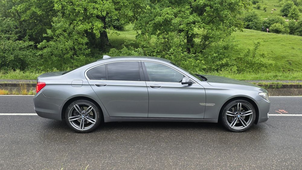BMW 730D  An 2009 Euro 5 motor 3.0D 245CP  proprietar fiscal pe locc impecabilă