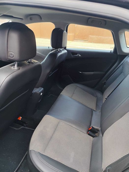 OPEL Astra 2012 — imagine 4