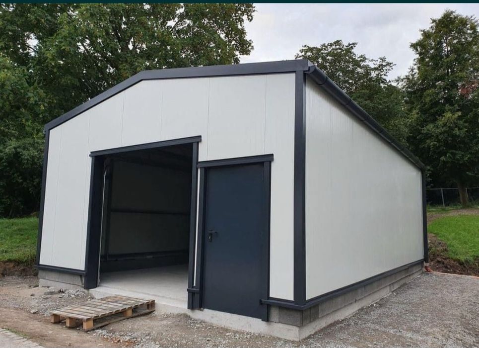 Vând garaj auto din panouri Sandwich pe structura metalica