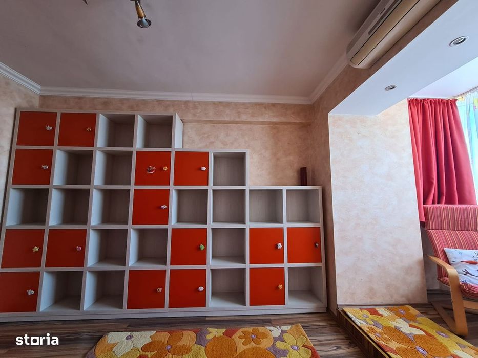 Vând apartament tipD cu 3 camere pe b-dul Nufărului vis a vis de Lotus