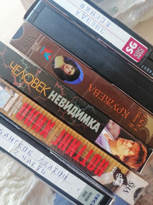 Видео кассеты, с хорошей подборкой фильмов около 30 шт, 1000 за все