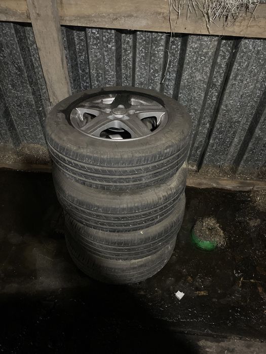 Продам резину новую на дисках 185•65R14