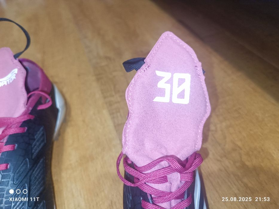 Футбольные бутсы Адидас предатор