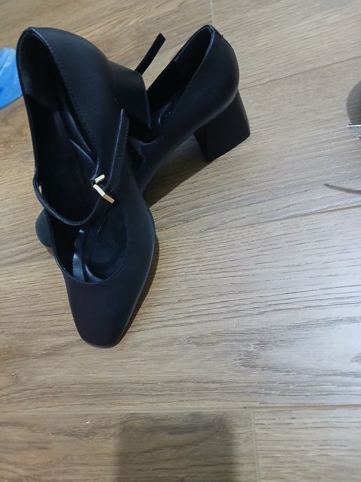 Продам женскую обувь