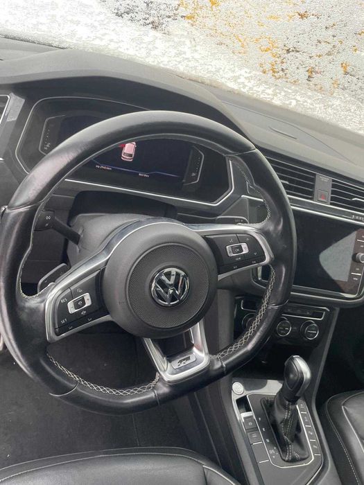 dezmembrez vw tiguan R-line 2019/bara fata tiguan/far tiguan