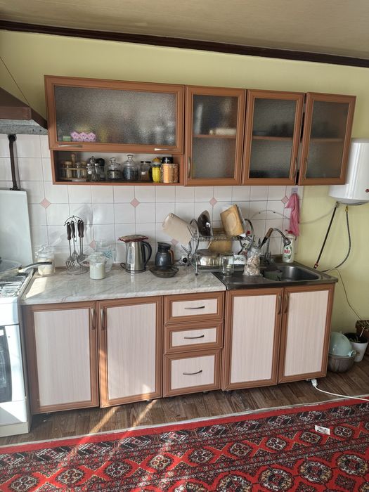 Кухонный гарнитур в хорошем состоянии