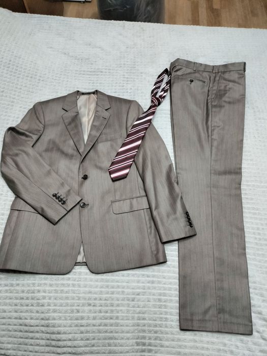 Продам мужской костюм размер 50