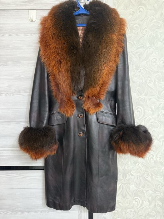 Продается кожанное полупальто с натуральным мехом