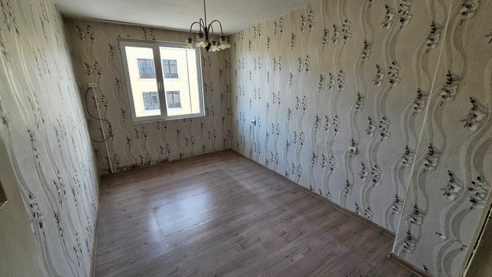 2083 - Продава се двустаен апартамент в центъра на града!