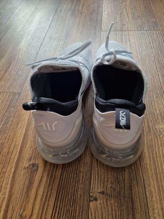 Страхотни мъжки маратонки NIKE MAX 270 , номер 45