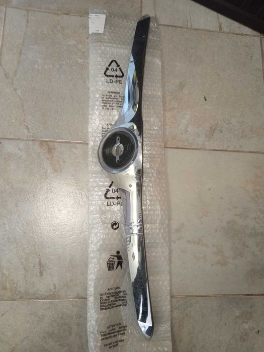 Лайсна за преден капак хром -Оригинал за Skoda Superb