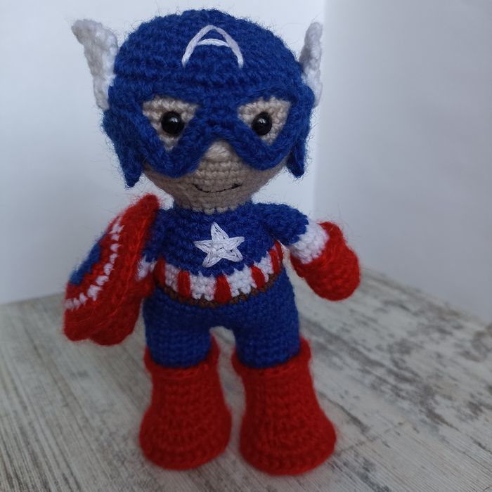 Вязаная игрушка- супергерои