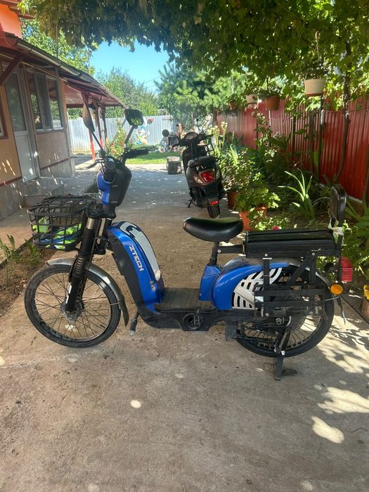 se vinde bicicleta electrică ZTECH stil scuter fara permis prinde 25 de kilometri ,bateria ține aproximativ 25 de kilometri