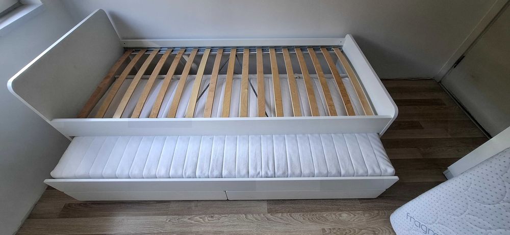 IKEA SLÄKT 90x200 – двойно сандвич легло с 2 чекмеджета + матрак