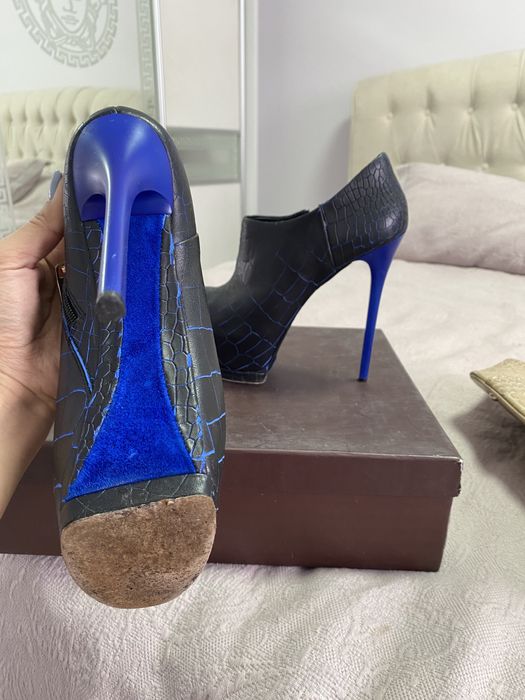 Продаются ботильоны