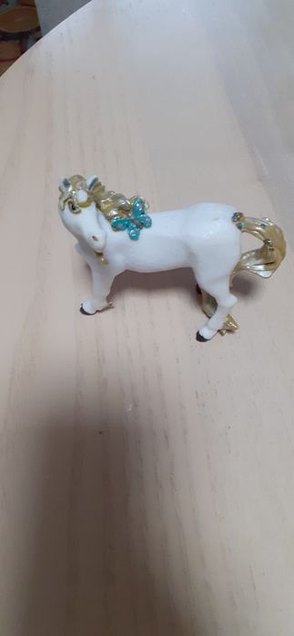 Продавам Schleich кончета