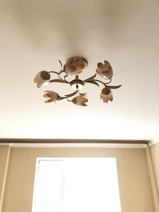 Люстра шестирожковая