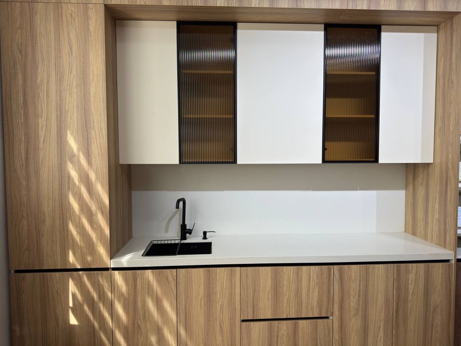 Столешница из кварцевого камня прямо из поставщика