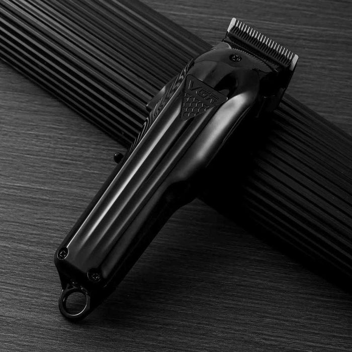 Професионална машинка за подстригване с батерия VGR V-282