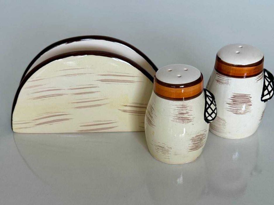 Сет за сол, пипер и салфетник