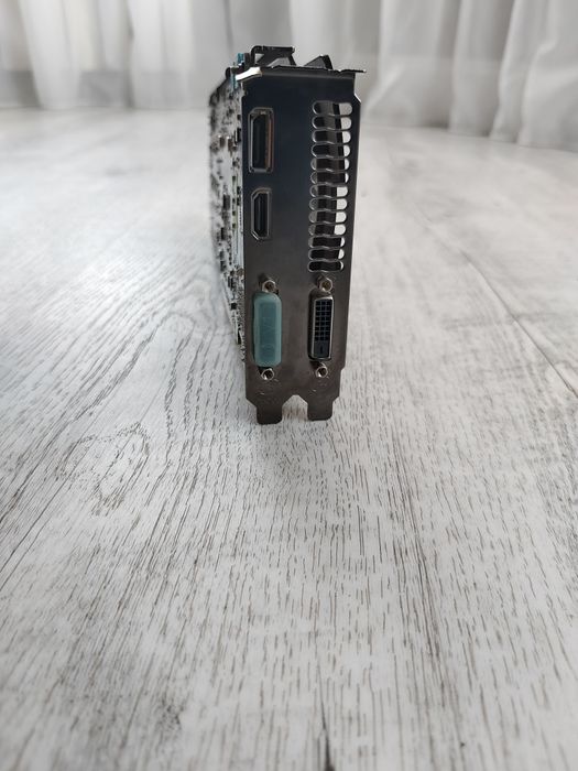 Видео карта Gigabyte