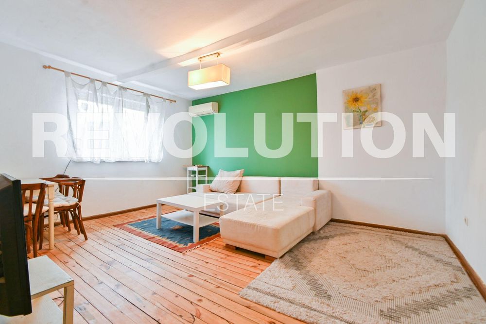 Дава се под наем Тристаен апартамент в София, Център - 95 кв.м за 588 € - Снимка #1