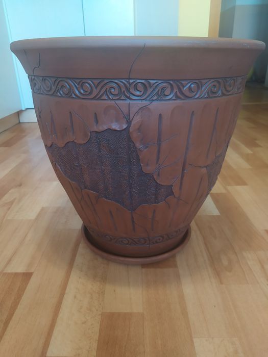 Горшок большой для растений