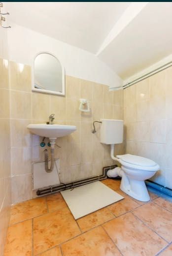 Vând spațiu comercial ultracentral, 27mp la demisol in Arad, strada Crișan. Pretabil pentru birou, cabinet, spațiu comercial, salon.