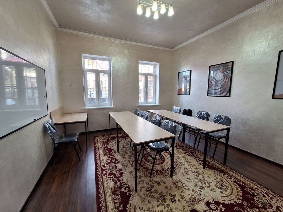 Срочно продаётся стол, стул для офиса и занятий