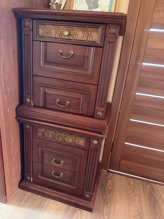 Продам спальный гарнитур