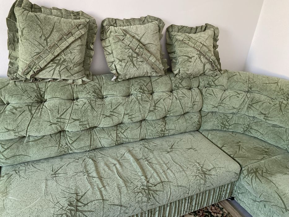 Продам диван угловой