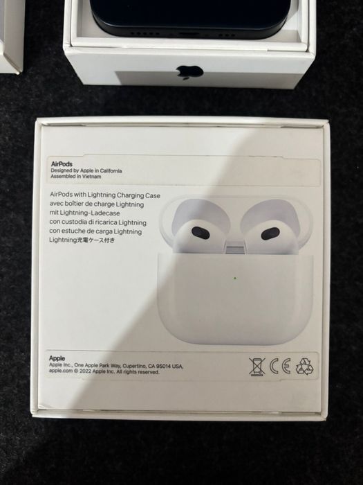 Iphone 14 + AirPods 3 + 2 huse apple