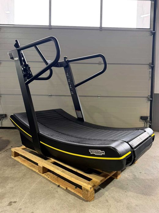 Професионални уреди Technogym Skillmill Connect & Matrix RXP Rower
